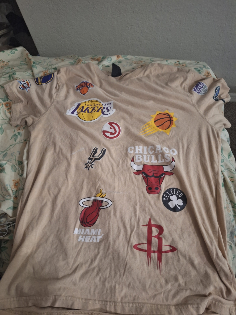 NBA Multiteam Logo Short Sleeve Tee in Beige